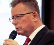 Tomasz Boruc dyrektor zarządzający SHE