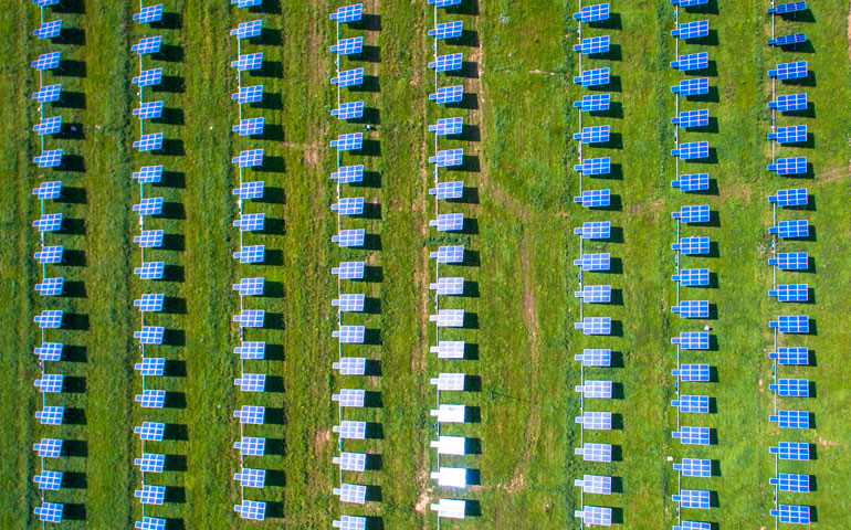 Przez miesiąc fotowoltaika urosła o 87 megawatów