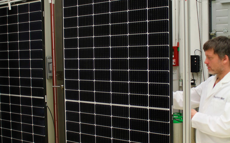 Wytrzymałość modułów fotowoltaicznych IBC SOLAR została potwierdzona