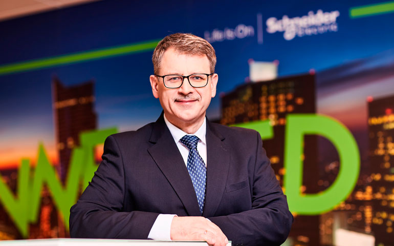 Wojciech Świątek na nowo utworzonym stanowisku w Schneider Electric