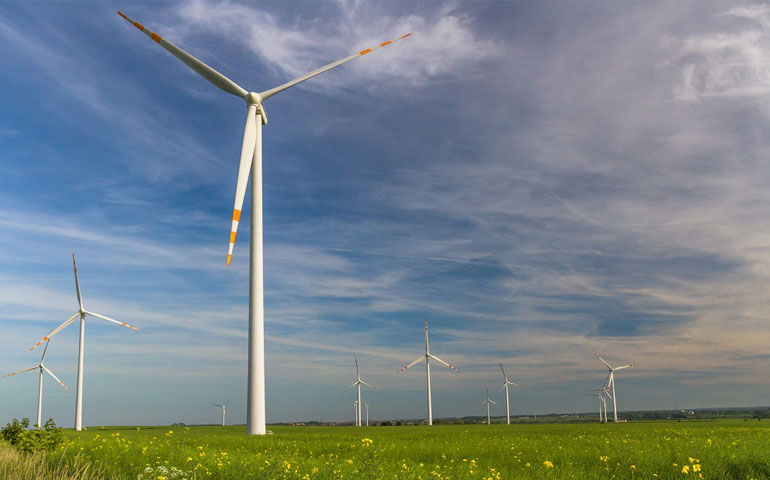 Farmy wiatrowe mogłyby obniżać ceny prądu