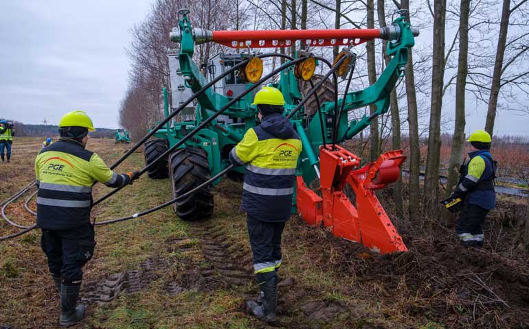 Pierwsza w Polsce maszyna do kablowania sieci energetycznych