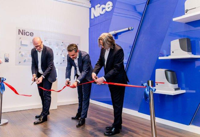 otwarcie showroomu smart home firmy Nice z udziałem przedstawiciela Lena Lighting