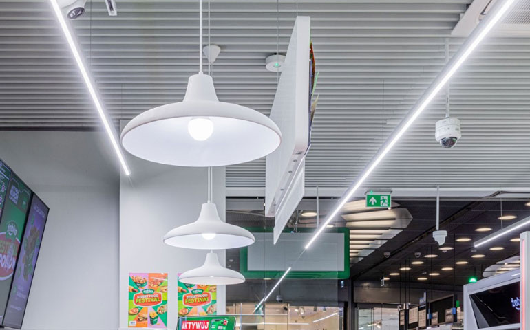Lena Lighting oświetla sieć sklepów Żabka