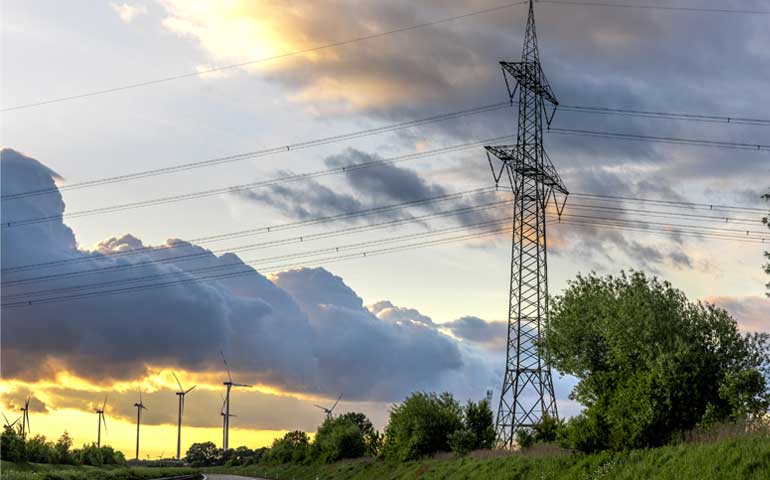 Długość linii elektroenergetycznych w Polsce przekroczyła 1 mln km