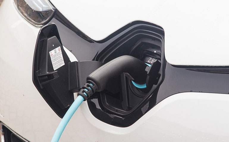 Operatorzy stacji ładowania walczą z serią kradzieży kabli