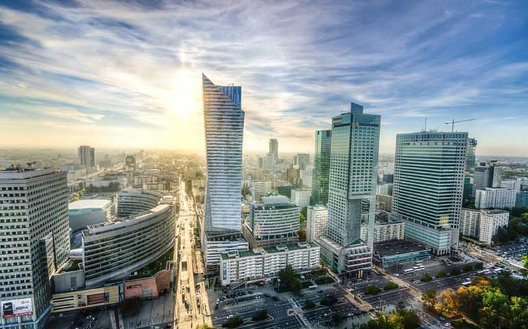 Energia elektryczna w powietrzu czy pod ziemią?